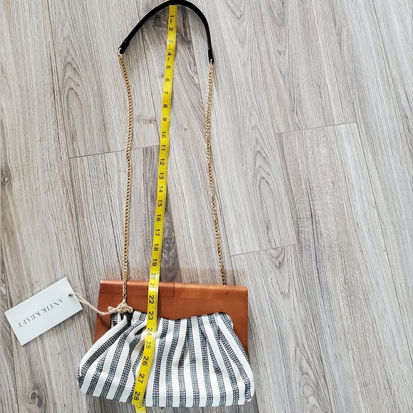 Antik Kraft Black and White Crossbody Bag - Picture 14 of 15